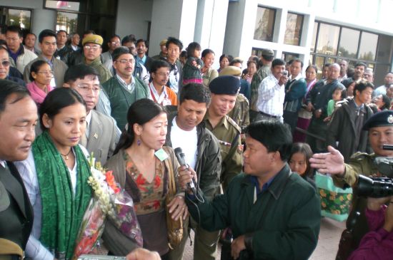Manipur welcomes Mary Kom & Sarita - World Boxing Champion, 2006