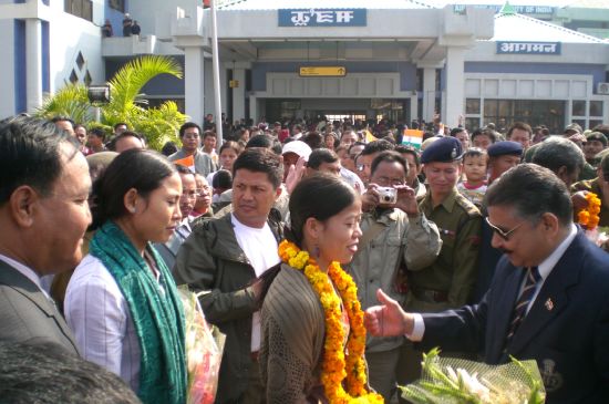 Manipur welcomes Mary Kom & Sarita - World Boxing Champion, 2006