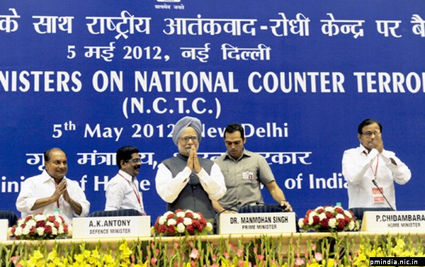 Prime Minister Dr. Manmohan Singh greeting the participants of the Meeting of Chief Ministers on National Counter Terrorism Centre in New Delhi on 5th May 2012