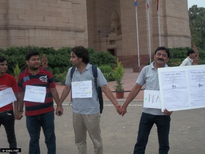 Youths formed human chain in solidarity with North east people for unity and harmony  at India Gate
