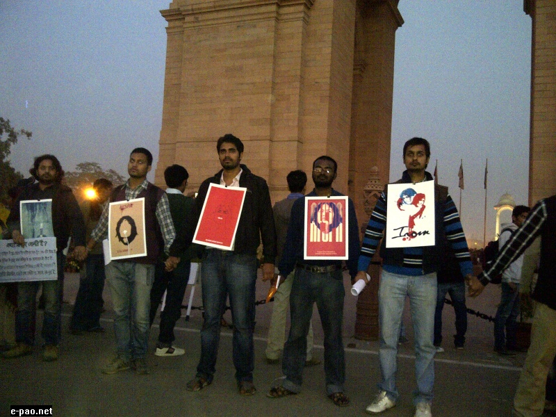 Human Chain At India Gate For Irom Sharmila on 9 December, 2012