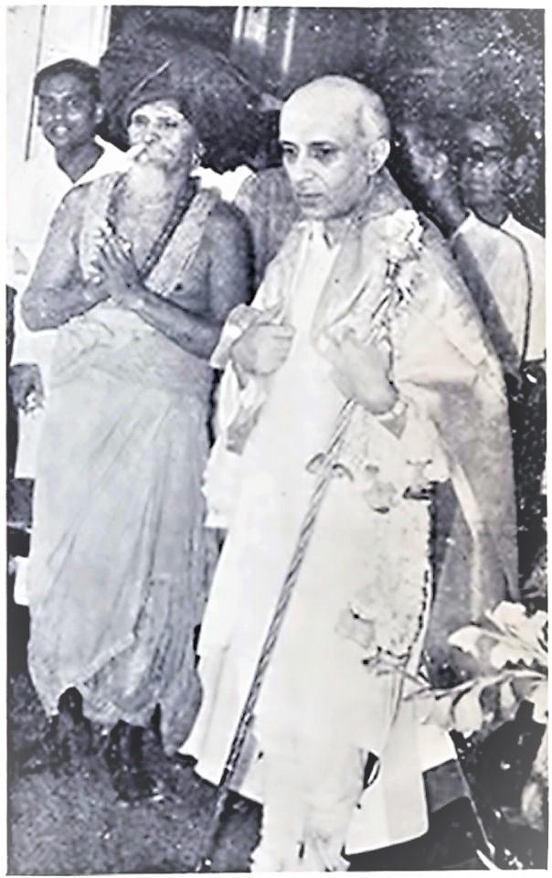  Nehru with sceptre & Mutt Head (Jr.) 