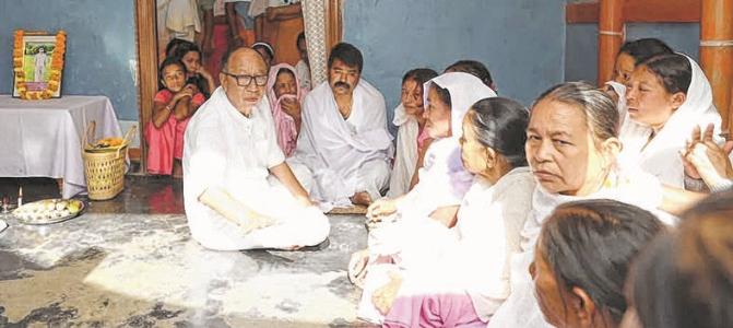 CM visits bereaved family of Rakesh