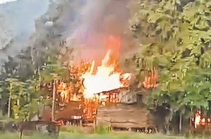 Kuki militants burn down Naga village