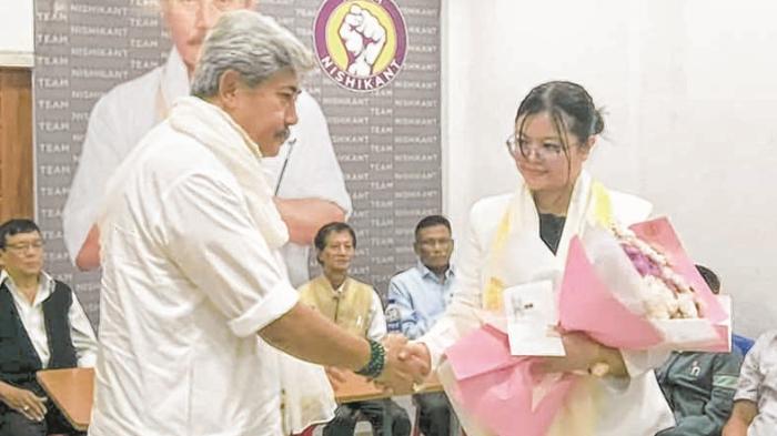 MLA Nishikant fetes 6 outstanding individuals