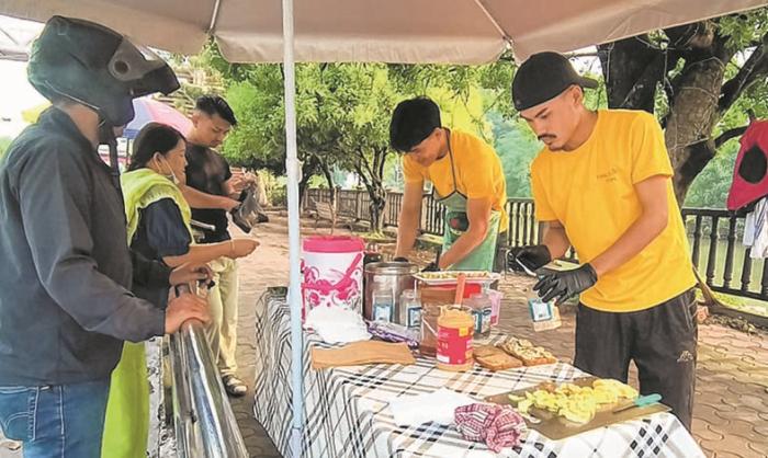 No shame in honest work : Young medical students run food stalls