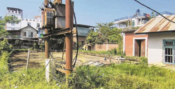 Failing water supply scheme forces many to buy water